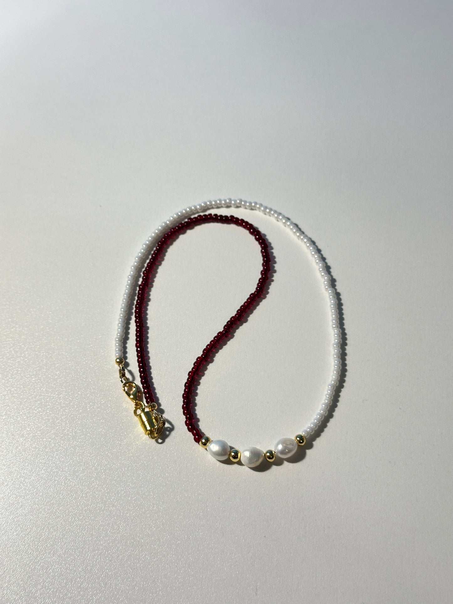 Red & White Seed Bead Necklace – Gold Spacers & Freshwater Pearls, Gold Magnetic Clasp